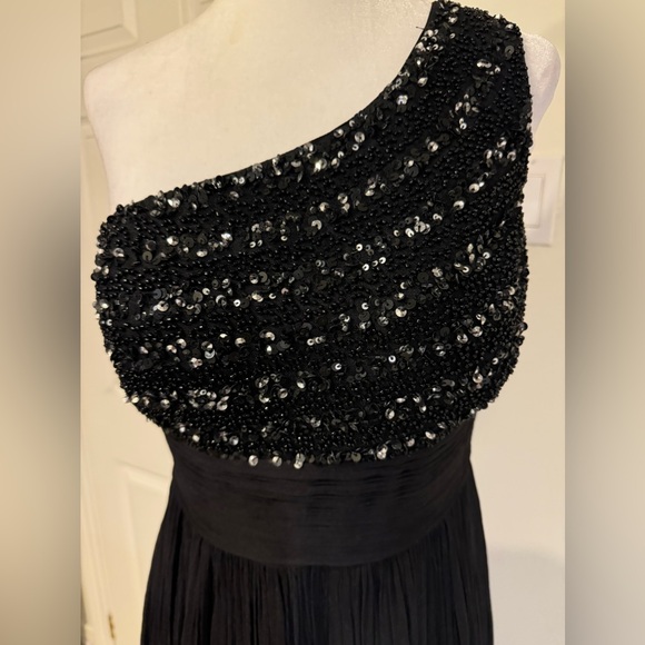 🌸 Aidan Mattox crystal beaded one shoulder dress, purchased from Holt Renfrew - Picture 5 of 6